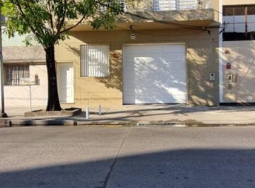 Casa de 4 ambientes, Lanús · Casa 4 Ambientes en Venta + Galpón Opcional - Lanús