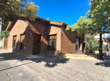 Casa de 2 ambientes, Bahía Blanca · Viamonte 1193, Alquila Casa de Dos Dorm..
