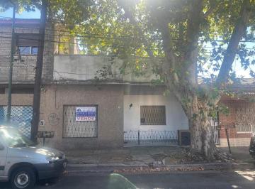 PH · 109m² · 3 Ambientes · Casa Tipo PH Frente en Muy Buena Ubicacion