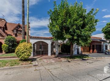 Casa de 4 ambientes, San Isidro · Casa en Venta en Boulogne – Gran Lote con Potencial