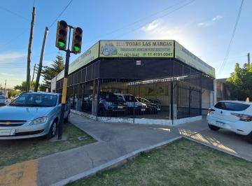 Local comercial · 240m² · Local en Esquina Estratégica Ituzaingó Norte