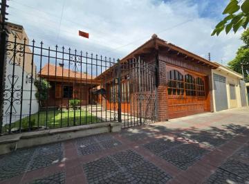 Casa · 278m² · 5 Ambientes · 1 Cochera · Excelente Casa en Venta a 5 Minutos del Km 0 San Rafael