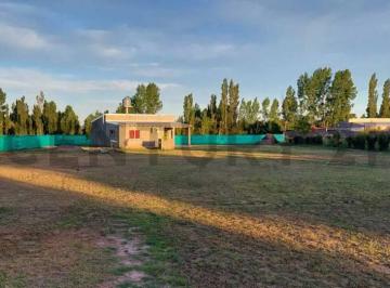 Casa · 103m² · 6 Ambientes · 1 Cochera · 2 Casas Para Fines Turisticos o Vivenda Permanente