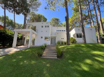 Casa · 150m² · 6 Ambientes · 1 Cochera · Casa en Pinamar