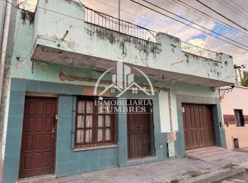 Casa · 146m² · 4 Ambientes · 1 Cochera · Casa en Venta en Av Yrigoyen