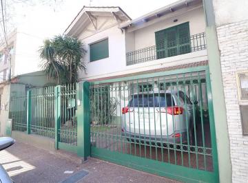 Casa · 249m² · 5 Ambientes · 1 Cochera · Venta Casa 4 Ambientes con Pileta, Munro, Vte. Lopez