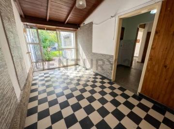 Casa · 50m² · 5 Ambientes · 3 Cocheras · PH Tipo Casa 5 Ambientes en Venta con Cochera Doble y Fondo – Llavallol