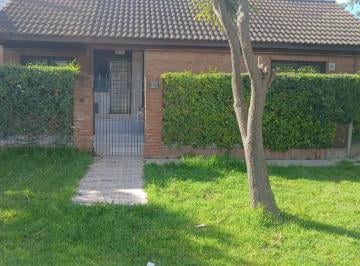 Casa de 2 ambientes, Mar del Plata · Chalet en Esquina de 2 Ambientes con Patio, Garaje y Parque en Venta, Zona Lopez de Gomara