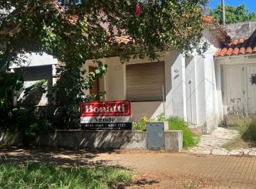 Casa · 105m² · 3 Ambientes · 3 Cocheras · Casa en Banfield Oeste