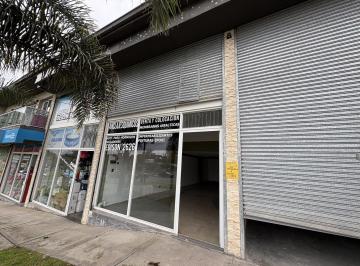Local comercial · 73m² · Local Comercial Sobre Av Edison