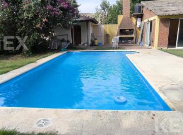 Casa · 210m² · 7 Ambientes · 2 Cocheras · Casa en Venta 3 Dorm. con Quincho, Piscina y Parque - San Carlos, Gambier, La Plata