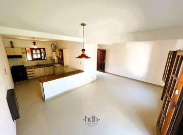 Casa · 123m² · 6 Ambientes · 1 Cochera · Casa en Venta 3 Dorm. 2 Baños con Patio Apto Crédito