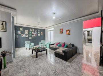 Casa de 7 ambientes, Resistencia · Casa 3 Dorm. con Suite en Planta Baja, Patio y Pileta