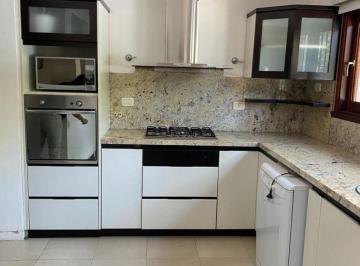 Casa de 5 ambientes, San Isidro · Casa en Alquiler con Pileta B° Santa Rita San Isidro