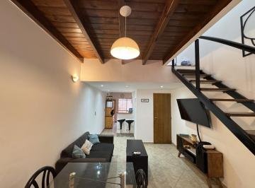 Casa · 62m² · 3 Ambientes · 1 Cochera · Duplex de Tres Ambientes en Ituzaingó