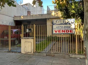 Casa de 3 ambientes, Tres de Febrero · Cuidadela. 25 de Mayo 700. Casa 3 Am. 2 Cocheras. Fondo Lbre, Quincho y Parrilla