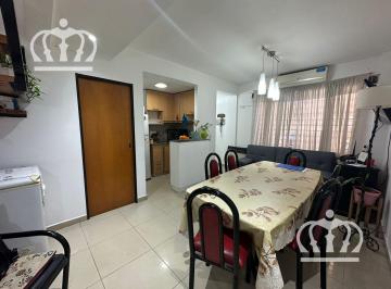 Departamento · 50m² · 3 Ambientes · Venta - Departamento - 3 Ambientes - en 2 Plantas - Gran Patio - Lanús Este.