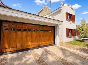 Casa · 234m² · 5 Ambientes · Casa en Nuevo Poeta Lugones