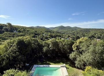 Casa · 325m² · 5 Ambientes · 2 Cocheras · Venta Casa de Categoría en Río Ceballos