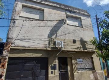 Casa · 206m² · 5 Ambientes · 1 Cochera · Propiedad en Planta Baja con 2 Viviendas en B° La Tablada.