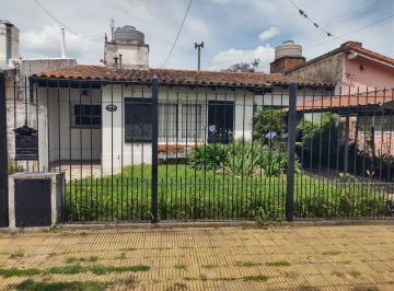 Casa · 130m² · 5 Ambientes · 1 Cochera · Venta Casa en Boulogne 5 Ambientes