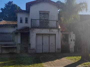 Casa · 172m² · 4 Ambientes · Venta - Casa - a Refaccionar - Lote 10 X 46 - Serrano 800 - Banfield