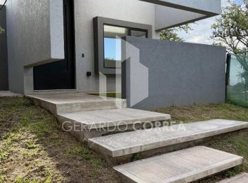 Casa · 197m² · 4 Ambientes · 2 Cocheras · Casa a Estrenar, 2 Dorm.. Las Cañitas, Malagueño.