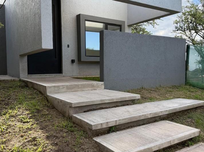 Casa · 197m² · 4 Ambientes · 2 Cocheras