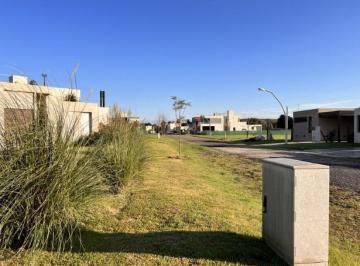 Terreno · 630m² · Oportunidad de Lote de 630 m² en Barrio Cerrado