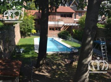 Casa · 200m² · 3 Dormitorios · 2 Cocheras · Venta - Casa - 4 Ambientes - 2 Cocheras - Banfield Oeste