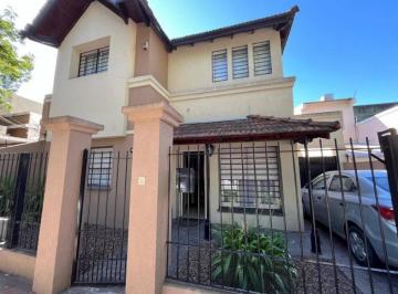 Casa · 169m² · 4 Ambientes · 1 Cochera · Casa en Venta - 3 Dorm. 4 Baños - Esteban Echeverría