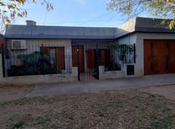 Casa · 152m² · 6 Ambientes · 1 Cochera · Venta Casa Barrio San Pablo 3 Dorm.