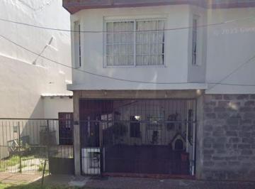 Casa de 3 ambientes, La Matanza · Casa Multifamiliar en Ramos Mejia a Tres Cuadras de Ingeniero Brian