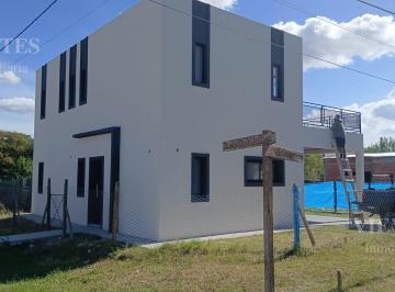 Casa · 115m² · 5 Ambientes · 1 Cochera · Casa a Estrenar - Barrio Don Miguel - Loma Verde