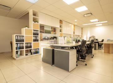 Oficina comercial · 167m² · 5 Ambientes · 9 Cocheras · Venta Oficina en Centro Uruguay Norte