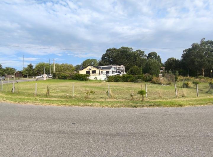 Terreno · 718m²