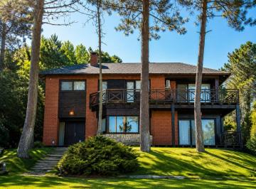 Casa de 4 ambientes, Pinamar · Casa en Venta en Pinamar. Calle del Timon y Goleta Hercules