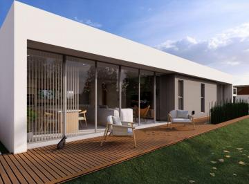 Casa de 5 ambientes, La Plata · Casa en Venta en Barrio Cerrado