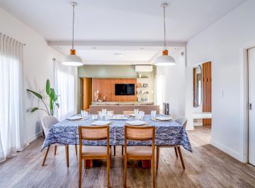Casa · 150m² · 6 Ambientes · 1 Cochera · Venta - Casa 3 Dorm. Mas Comodín, con Galería, Jardín, Pileta y Cochera Doble en Don Mateo.