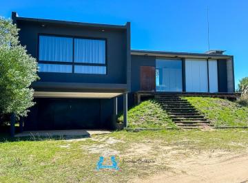 Casa de 4 ambientes, Costa Esmeralda · Casa de 272 m² con 3 Dorm. en Suite Venta en Costa Esmeralda