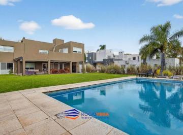 Casa · 253m² · 6 Ambientes · 4 Cocheras · Casa en Venta en Terravista, General Rodriguez