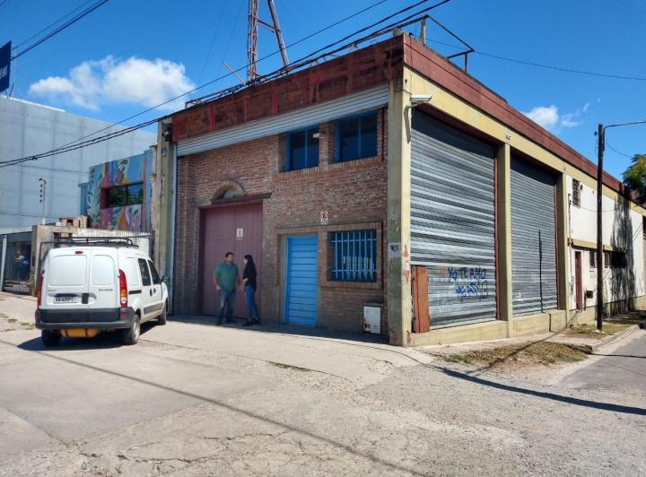 Local comercial · 240m² · 5 Ambientes · 10 Cocheras
