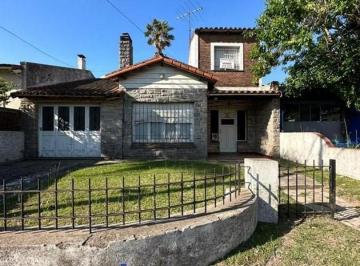 Casa · 150m² · 3 Ambientes · 2 Cocheras · Casa en Venta La Plata
