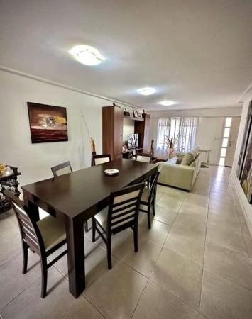 Dúplex 4 ambientes de categoría en Villa Primera