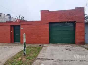 Casa · 380m² · 8 Ambientes · 3 Cocheras · Casa Sobre Lote 670 m² Ideal Inversion