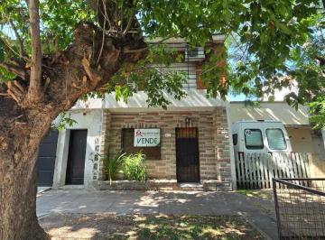 Casa · 44m² · 2 Ambientes · Oportunidad: PH 2 Ambientes en Excelente Zona de Banfield