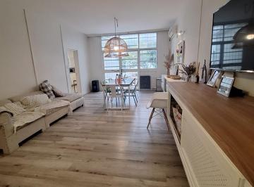 Casa · 250m² · 8 Ambientes · 2 Cocheras · Casa Reciclada a Nueva | 3 Dorm. | Area de Servicio Completa