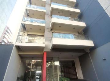 Departamento de 3 ambientes, Quilmes · Departamento Semipiso en Alquiler Quilmes Centro 3 Ambientes, 2 Baños con Cochera