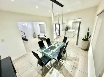 Casa · 143m² · 5 Ambientes · Casa 5 Ambientes Refaccionada en Lanus Este
