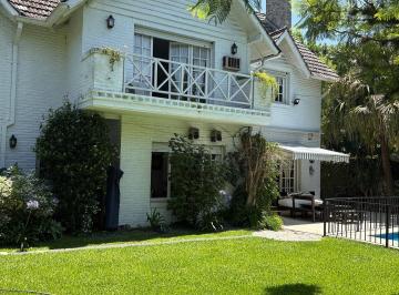 Casa · 407m² · 6 Ambientes · 7 Cocheras · Casa en Venta en Santa Rita, San Isidro
